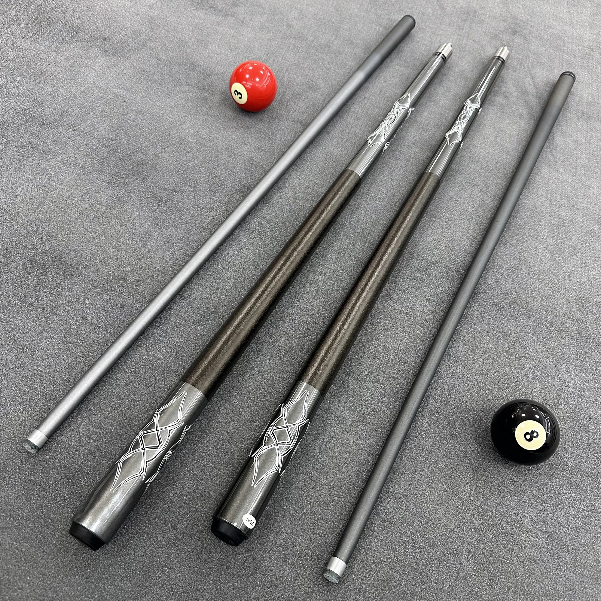 Professional Billiard Cue, with a Length of 146 cm. The Center Joint Is Fine and Tight, and The Feel Is Smooth and Clear.