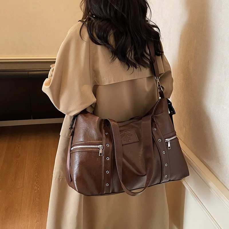 lightweight-large-capacity-travel-bag-women's-handheld-flight-bag-short-trip-outing-bag-fashionable-european-style-pu-leather