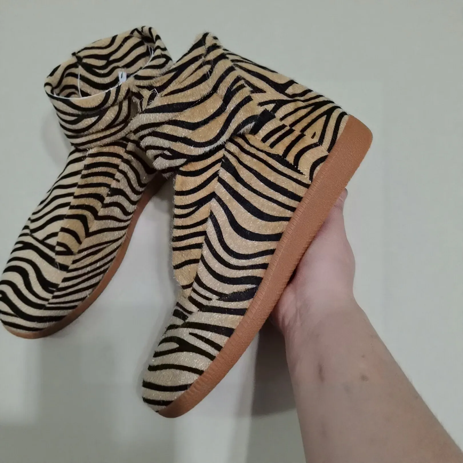 New Fashion Zebra Tiger Striped High Top Sneakers Women Men Casual Animal Print Shoes Comfortable Streetwear Footwear Size 38-46