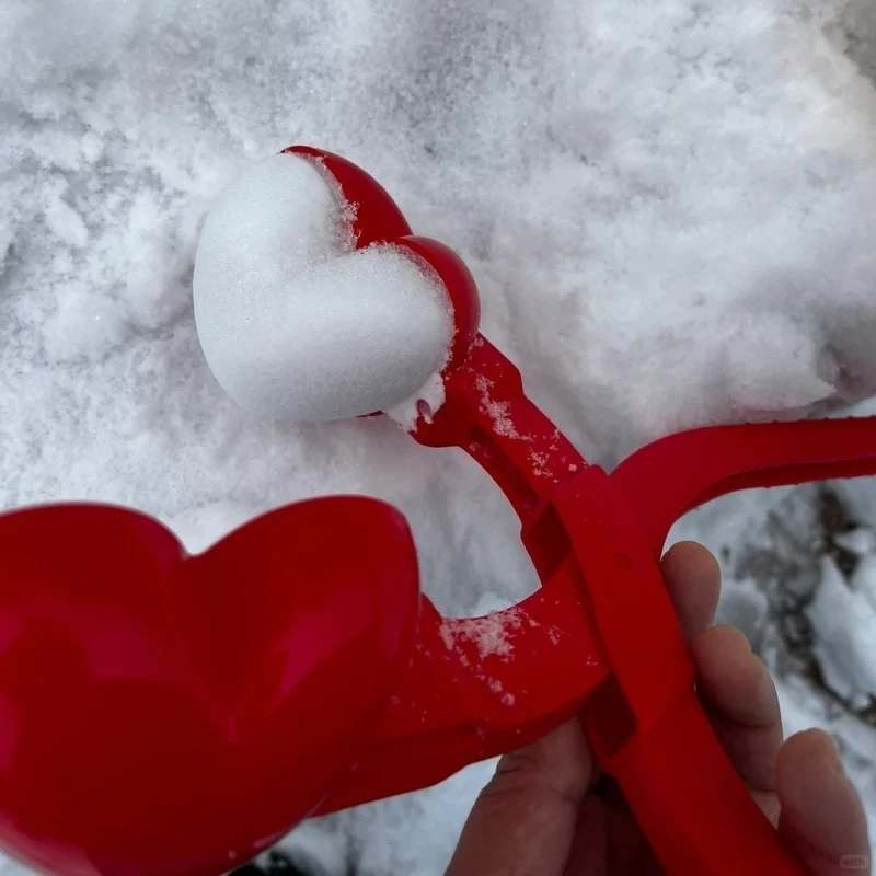 Kit modello di clip da neve invernale Giocattoli Anime Cartoon Merchandise Combattimenti di palle di neve Facile da usare Kawaii Squisito regalo di puzzle all'ingrosso