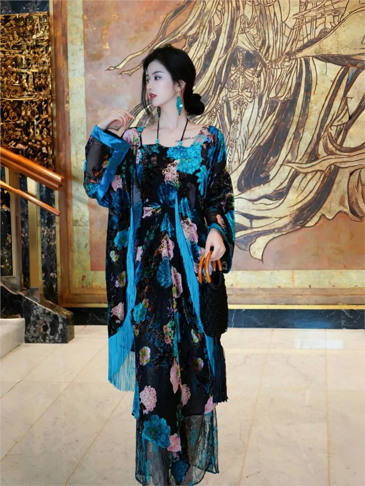 New Chinese-style enamel color carved flower gold velvet burnt halter dress cardigan set