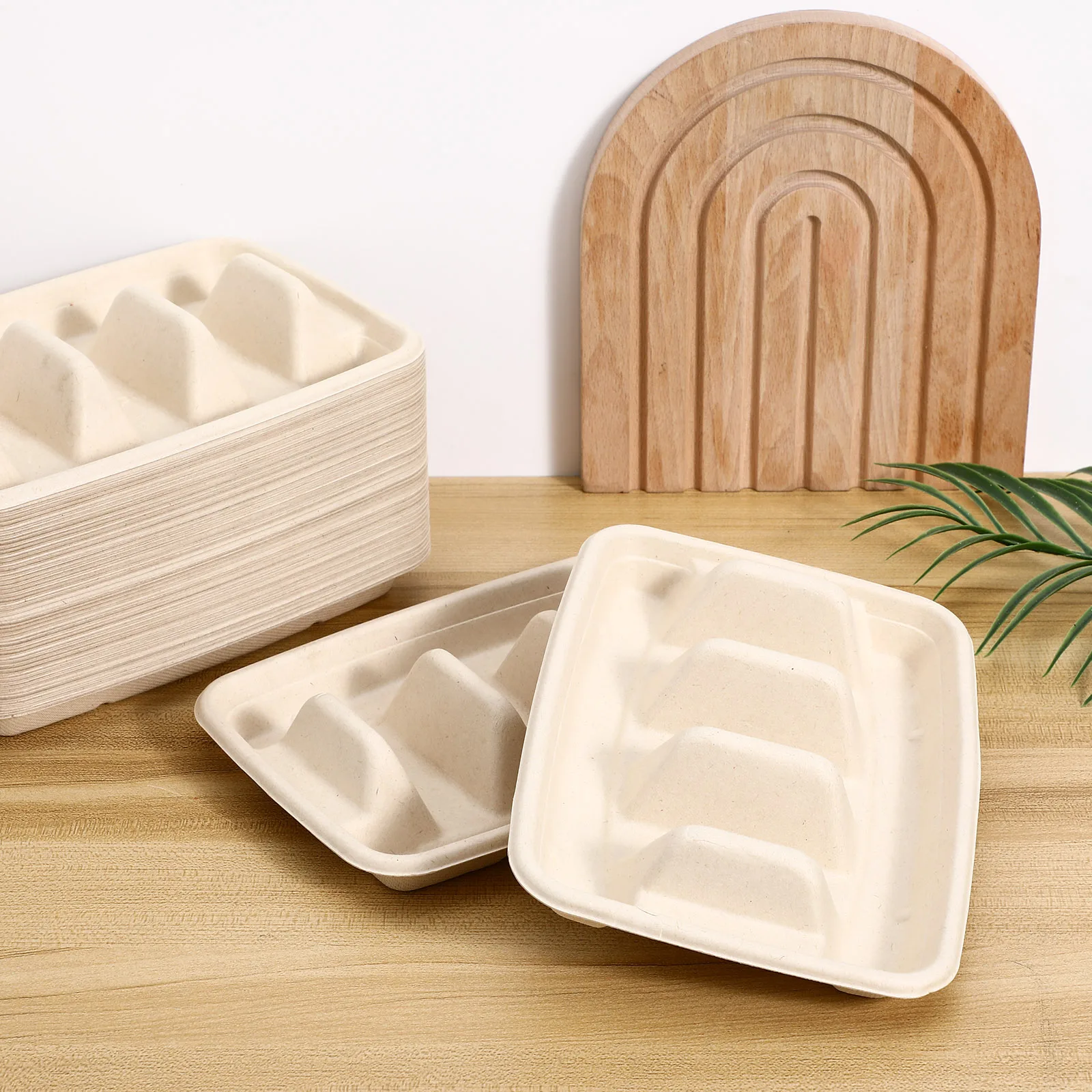 

50pcs Disposable Holder Divided Tray Plates Leakproof Sturdy Lightweight Serving Container For Party Outdoor Picnic Portable