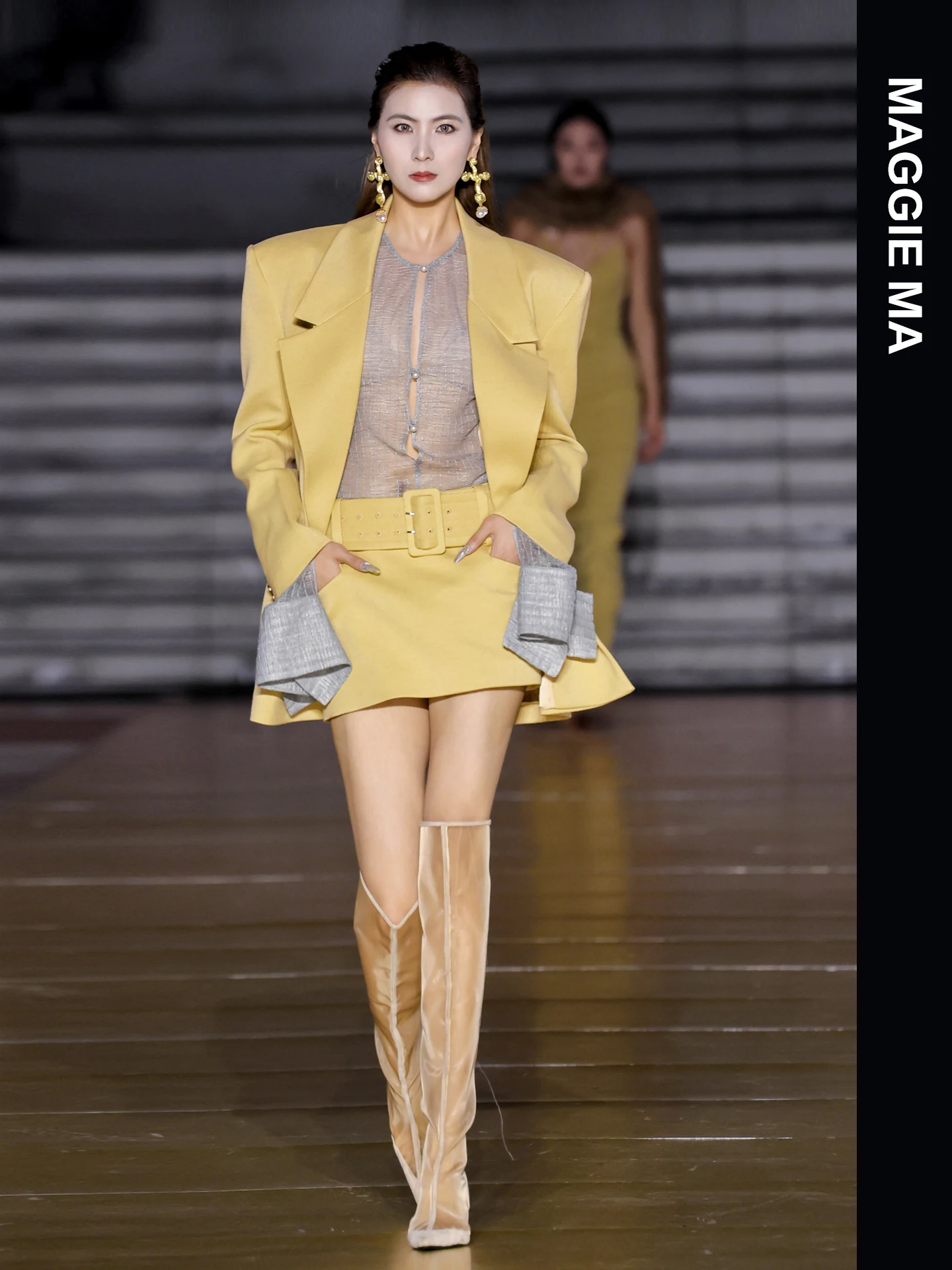

Maggie Ma Tailored Suit Women's High-End Enamel Yellow Short Halves Skirt Set 971C972B Fashionable Two-Piece Suit