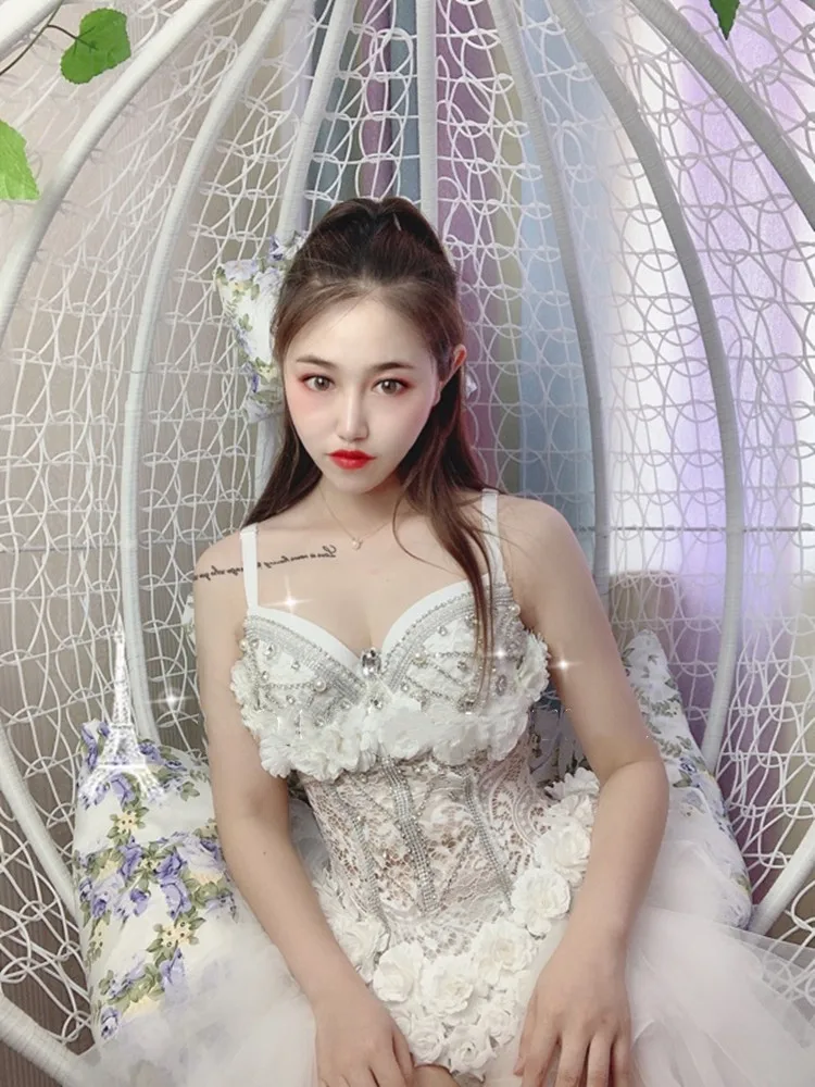 Sexy Bar Party Female Costume Sparkly Rhinestones White Lace Flowers Bodysuit Nightclub DJ Singer LED Dance Wear Stage Outfits