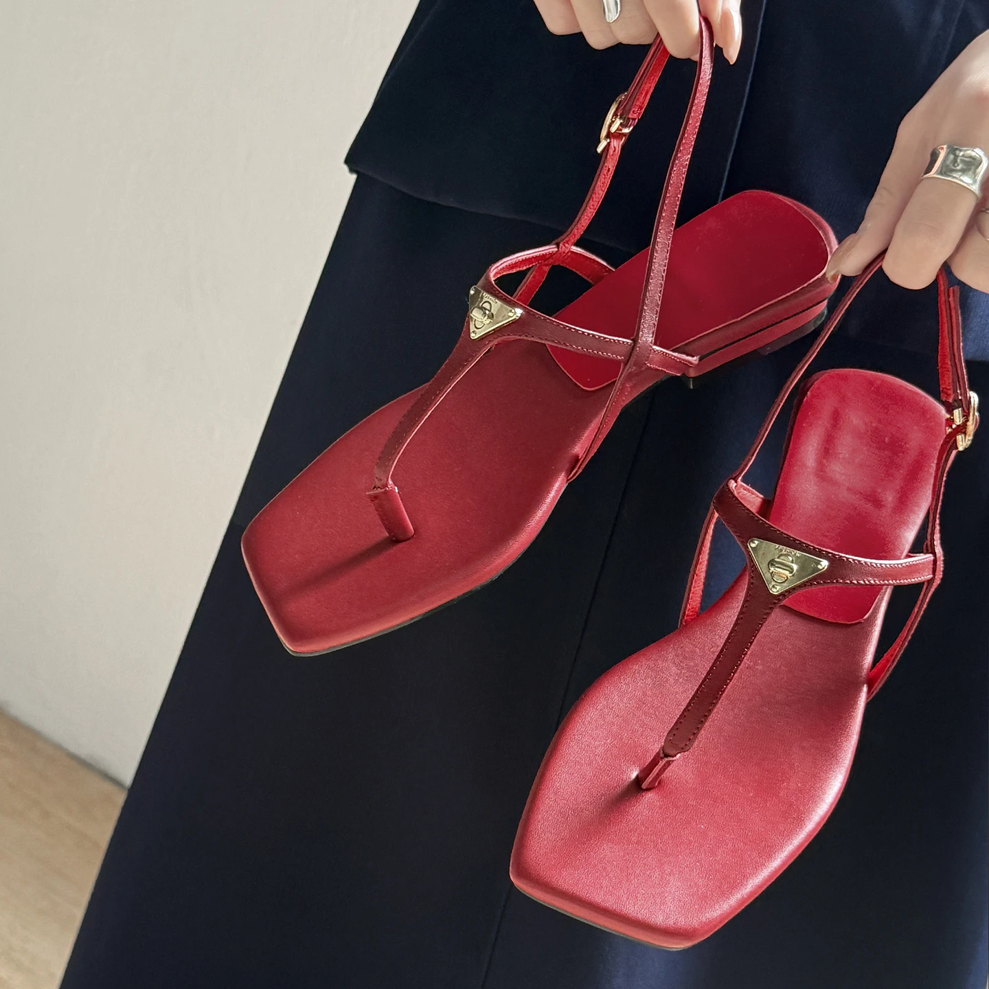 2026 new summer women sandals natural leather 22-24.5cm cowhide+sheepskin split toe ankle-buckle low heel women shoes fashion