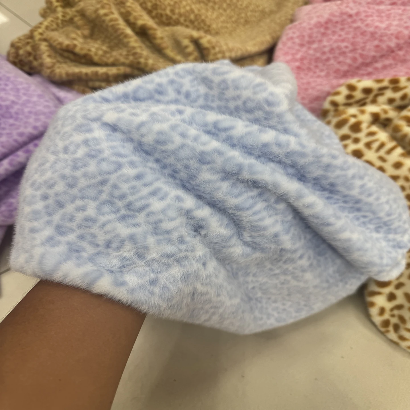 Handgefertigter Kunstfell-Stoff mit Druckmuster für DIY-Kinderkleidung, Hochfloriger Stoff für Heimdekoration, Schwammpolster, Einzelstoff mit Leopardenmuster