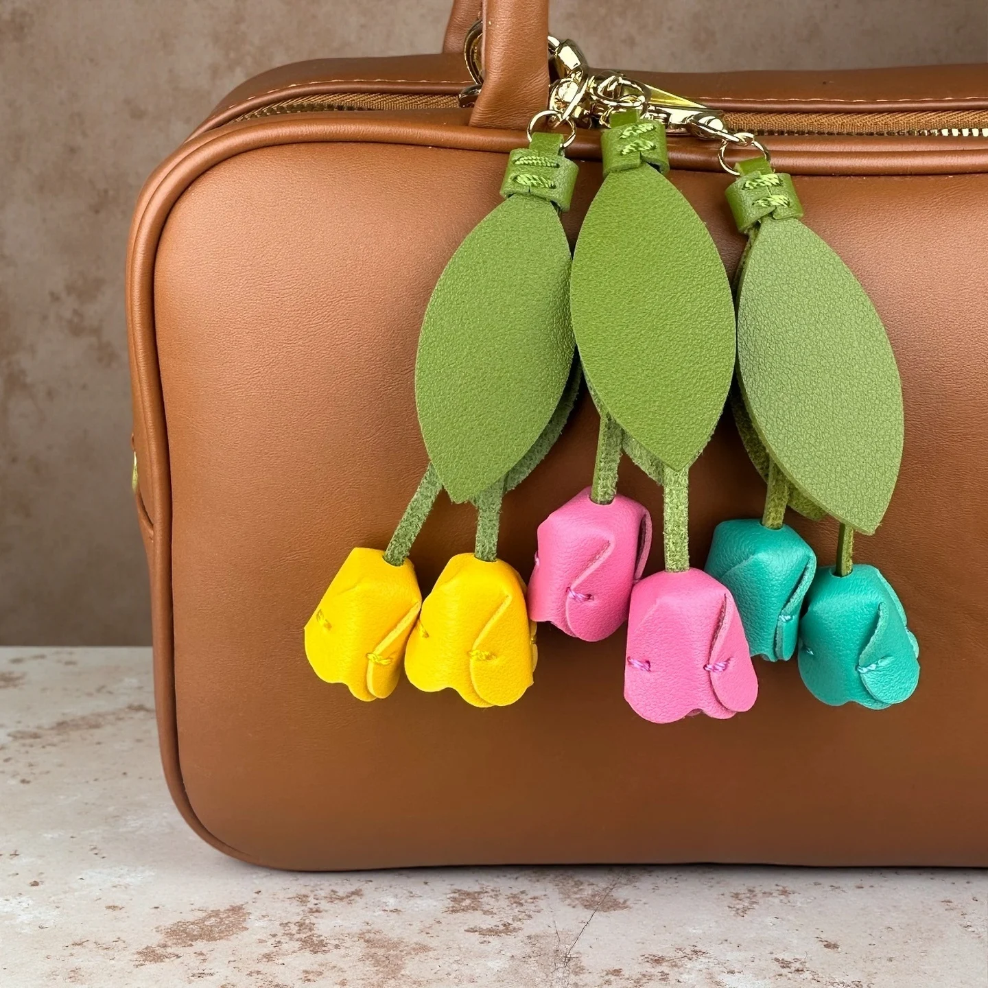 Lifelike Tulip Drop Bag Charm-Hanging Floral Pouch Decor with Droopy Petals-Aesthetic Flower Gift For Women/Nature/Flower Lovers