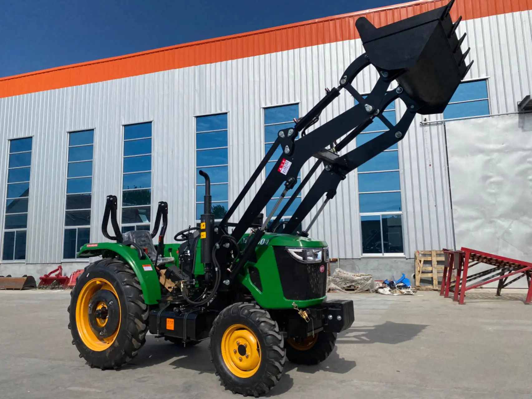 4WD 80HP Automatic Gearbox Wheel Tractor with Front Loader Bucket Engine & Pump-High Productivity Farm Tractor Cart