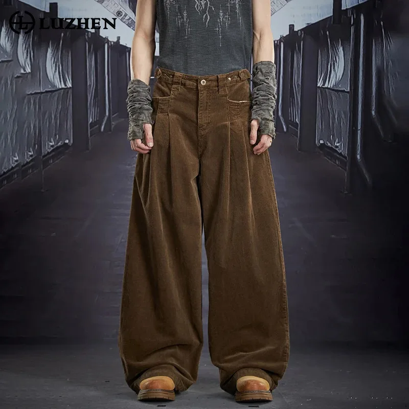 

LUZHEN 2025 новые высококачественные вельветовые плиссированные дизайнерские свободные прямые повседневные брюки с высокой талией, мужские однотонные мужские брюки JY5669