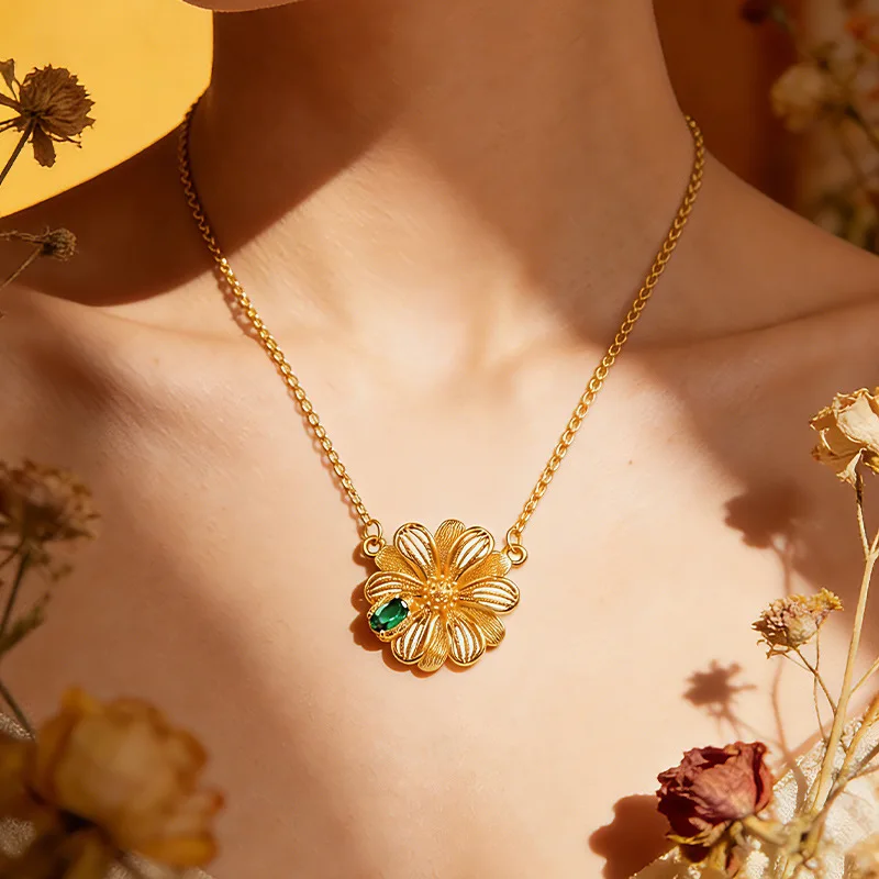 

Ретро-колье с ажурным изумрудным цветком из золота 9999 пробы (24K) — идеальный подарок для вашей девушки