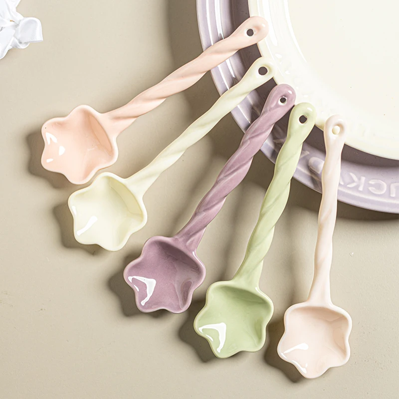Ceramic Star Scoop Household High Aesthetic Solid New Long Handle Soup Scoop Fashion Cute Underglaze Colour Cream Wind Tableware