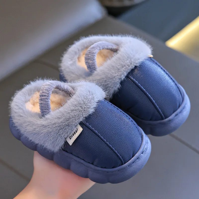 Pantofole in cotone per bambini tinta unita inverno Indoor antiscivolo confortevole Baby Fuzzy House Slipper bambini pantofole pelose in pelliccia