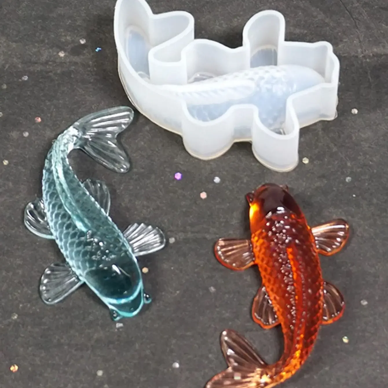 1pc-DIY Crystal Drop Glue Goldfish Mold, Koi Good Luck Mold, Three-dimensional Small Koi Mirror Cake Silicone Mold
