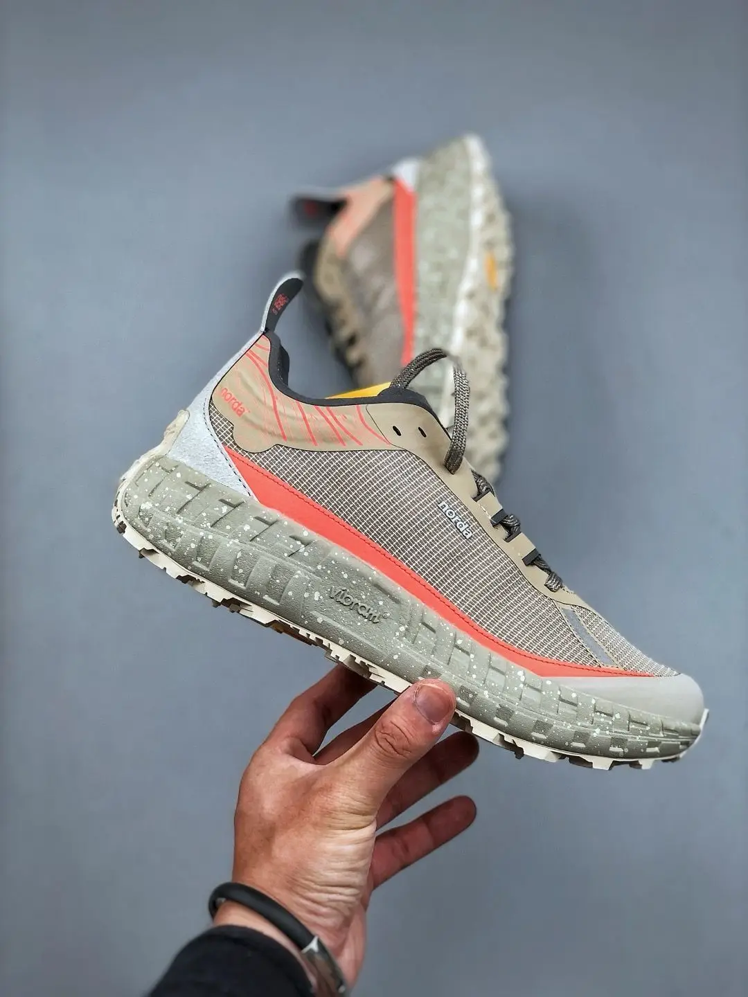 

Classic Brand Running Shoes Outdoor Sneakers Mens Designer Walking Jogging Shoes Mens Slip Resistant Athletic Casual Shoes