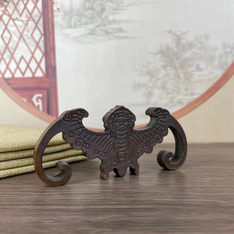Collectible solid old copper bat and paperweight, can be laid flat or used as a pen holder, symbolizing fortune from