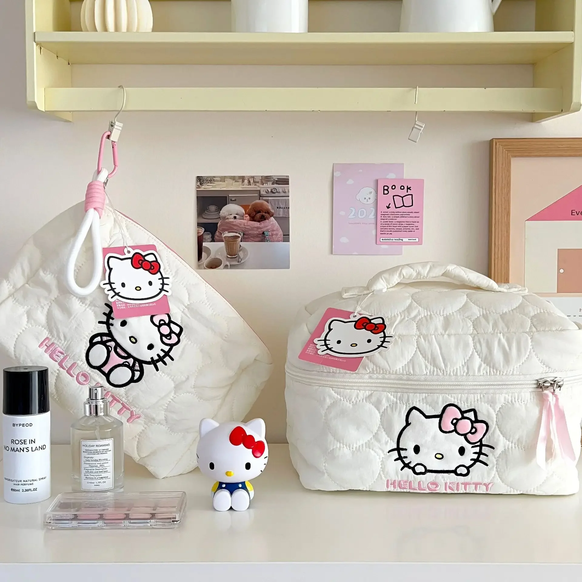 

Kawaii Hello Kitty Makeup Bag Large Capacity Cartoon Handheld Travel Storage Bag Cute Cat Hello Kitty Toiletries Bag