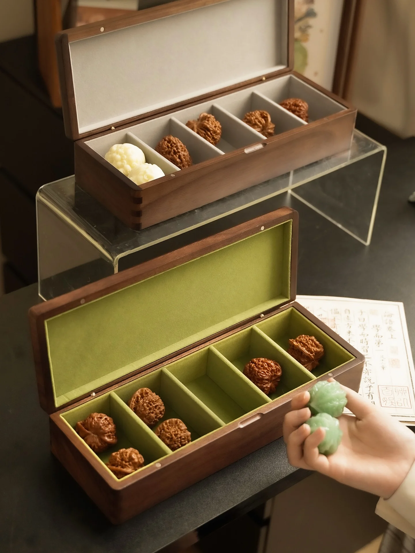 

Элитный деревянный ящик для хранения из орехового дерева, витрина для зерна и овощей, высококачественный прямоугольный контейнер с разделителями и пылезащитной крышкой для домашней организации