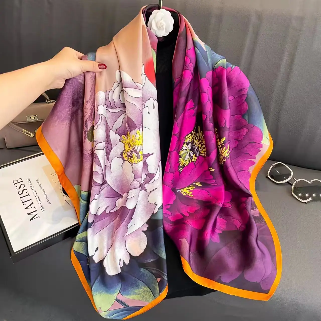 Spring Scarf Women\'s Luxury Design Scarf Silk Smooth Scarf Soft Muslim Headband Shawl Beach 110x110cm