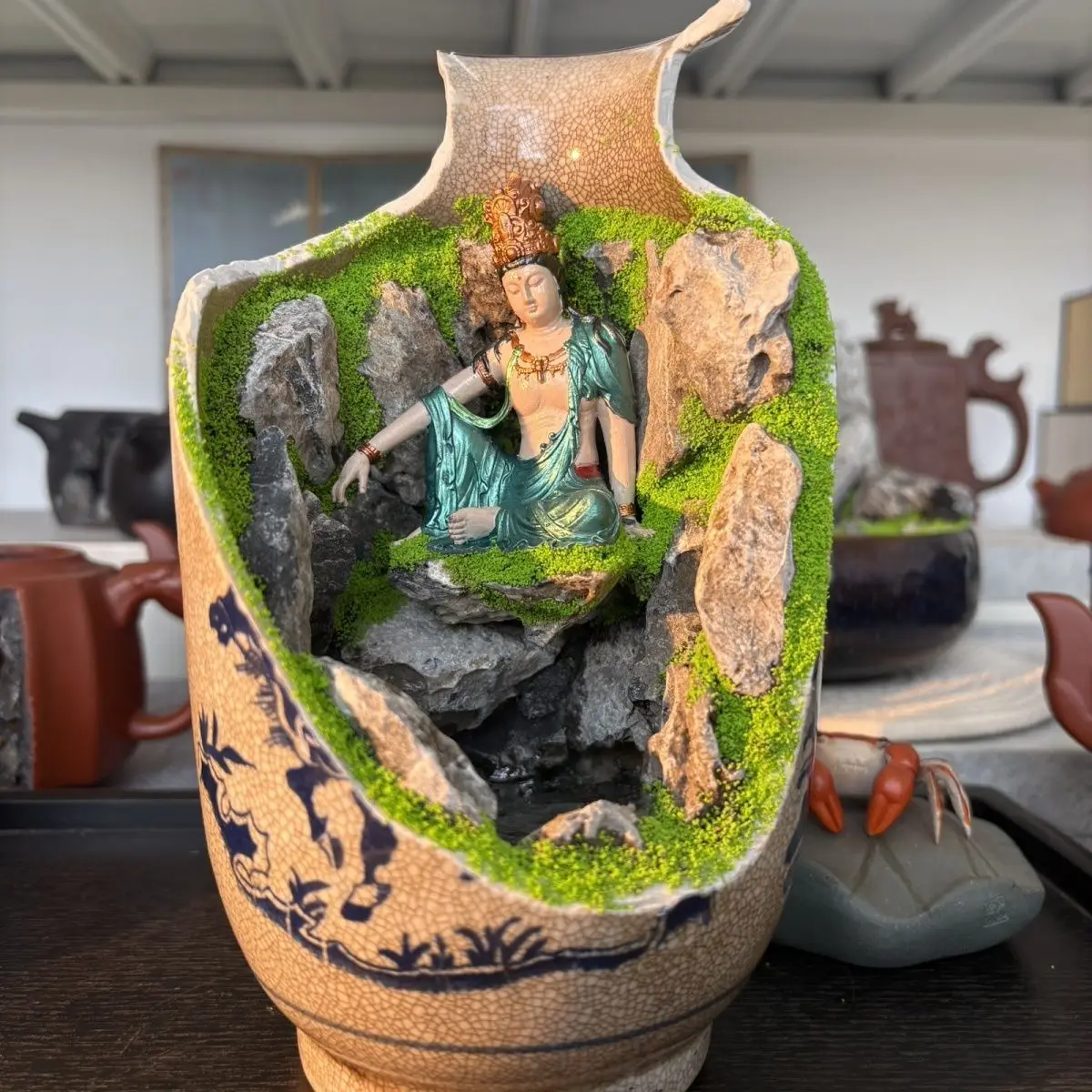 Creative Water Guanyin Micro Landscape Figurine, Zen Tea Room Living Room Desktop Decoration Gift, Guanyin in Royal Ease