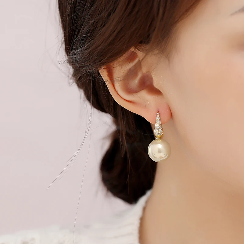 New French High end Light Luxury Imitation Pearl Zircon Earrings Women\'s Banquet Gift Jewelry Earrings 2024