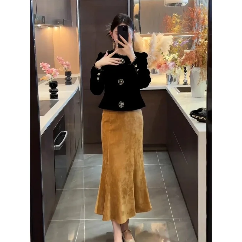 New Luxury Retro Velvet Women's Two Piece Set Korean Fashion Autumn 3D Flowers Long Sleeve Top + Slim Skirt Small Fragrant Suit
