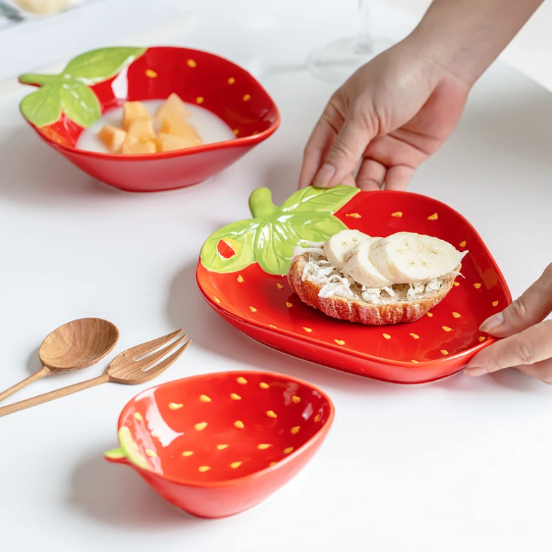 Creative Cartoon Strawberry Shaped Ceramic Salad Bowl Soup Bowl Family Fruit Snack Plate Kitchen Utensils Accessories