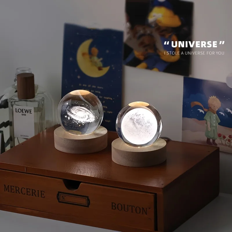 Luces nocturnas de bola de cristal que brillan, lámpara de mesa de Luna 3D, Planeta, Galaxia, astronauta, decoraciones de mesa de atmósfera, regalos