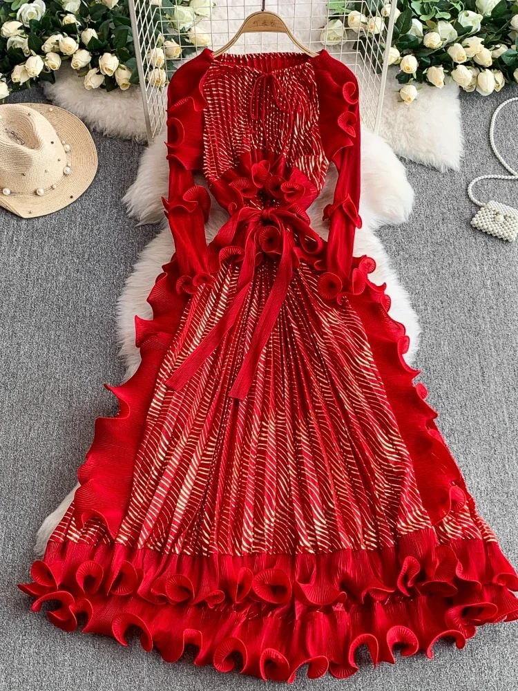 

2025 Heavy Industry Bronzing Crew Neck Dress Celebrity High-end Three-dimensional Lotus Leaf Edge Long Waist Pleated Dress New