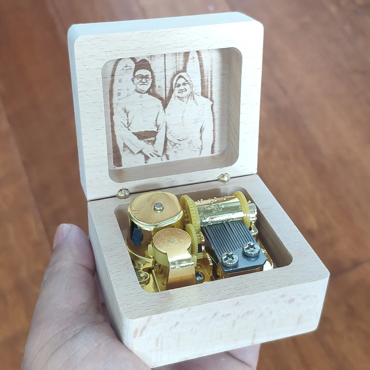 Selamat Harijadi Sayang Music Box, Customized Engraved Photo, Musical Gifts, Unusual Birthday Anniversary Wedding Souvenir