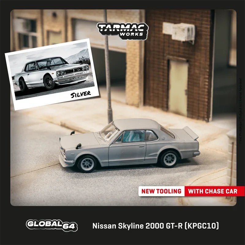 

Tarmac Works 1:64 Skyline 2000 GT-R KPGC10 Silver Diecast Model Car