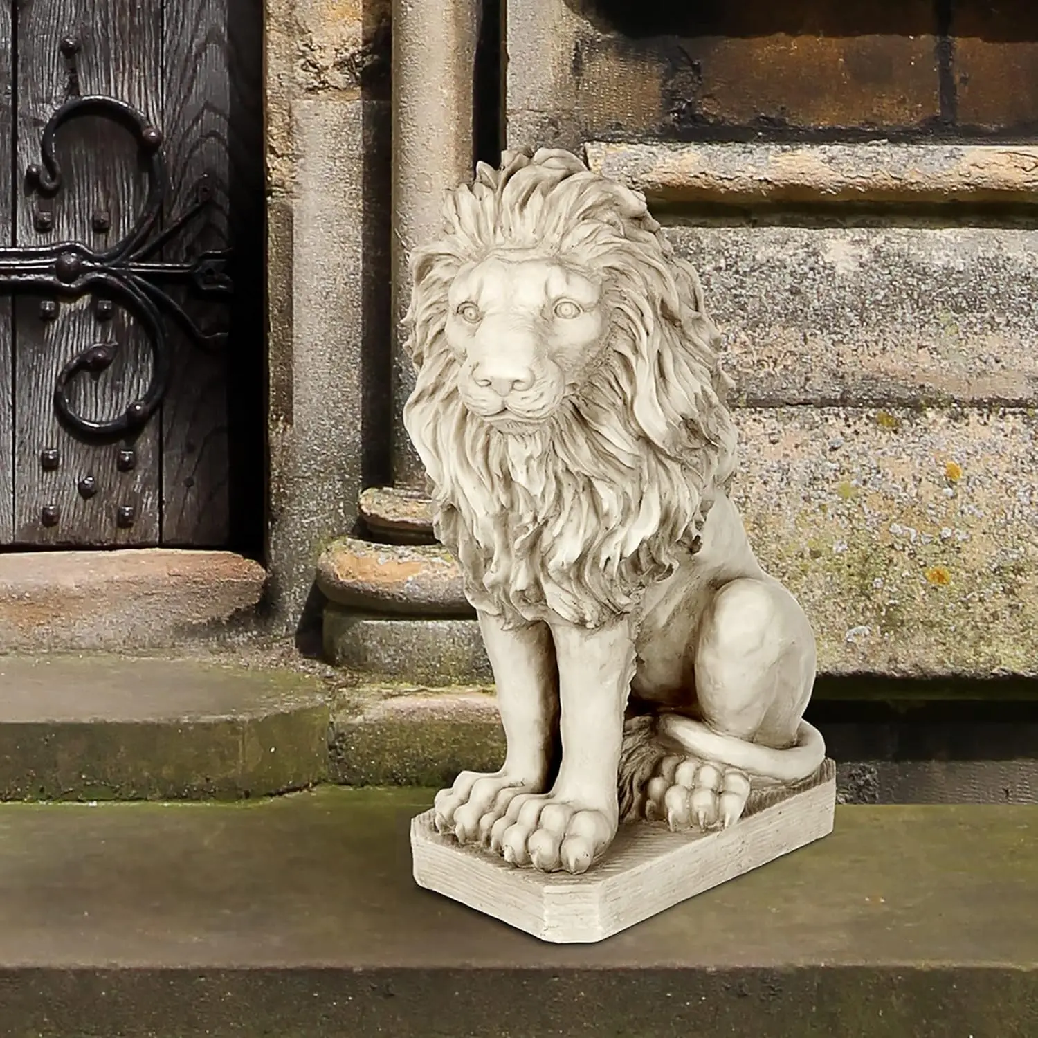 

Design Toscano SH4210 Mansfield Manor Lion Looking Left Sentinel Outdoor Garden Animal Statue 12 ' Wide 10 ' Deep 20' High