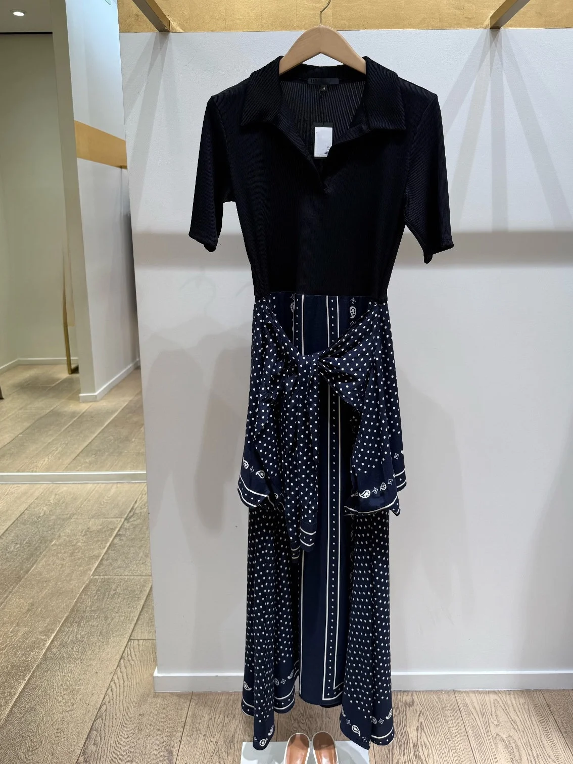 

Платье Heidd Весна-Лето 2026 с цветочным принтом и пэчворком, с коротким рукавом, завышенной талией, А-силуэта, цельное, для города и повседневной носки