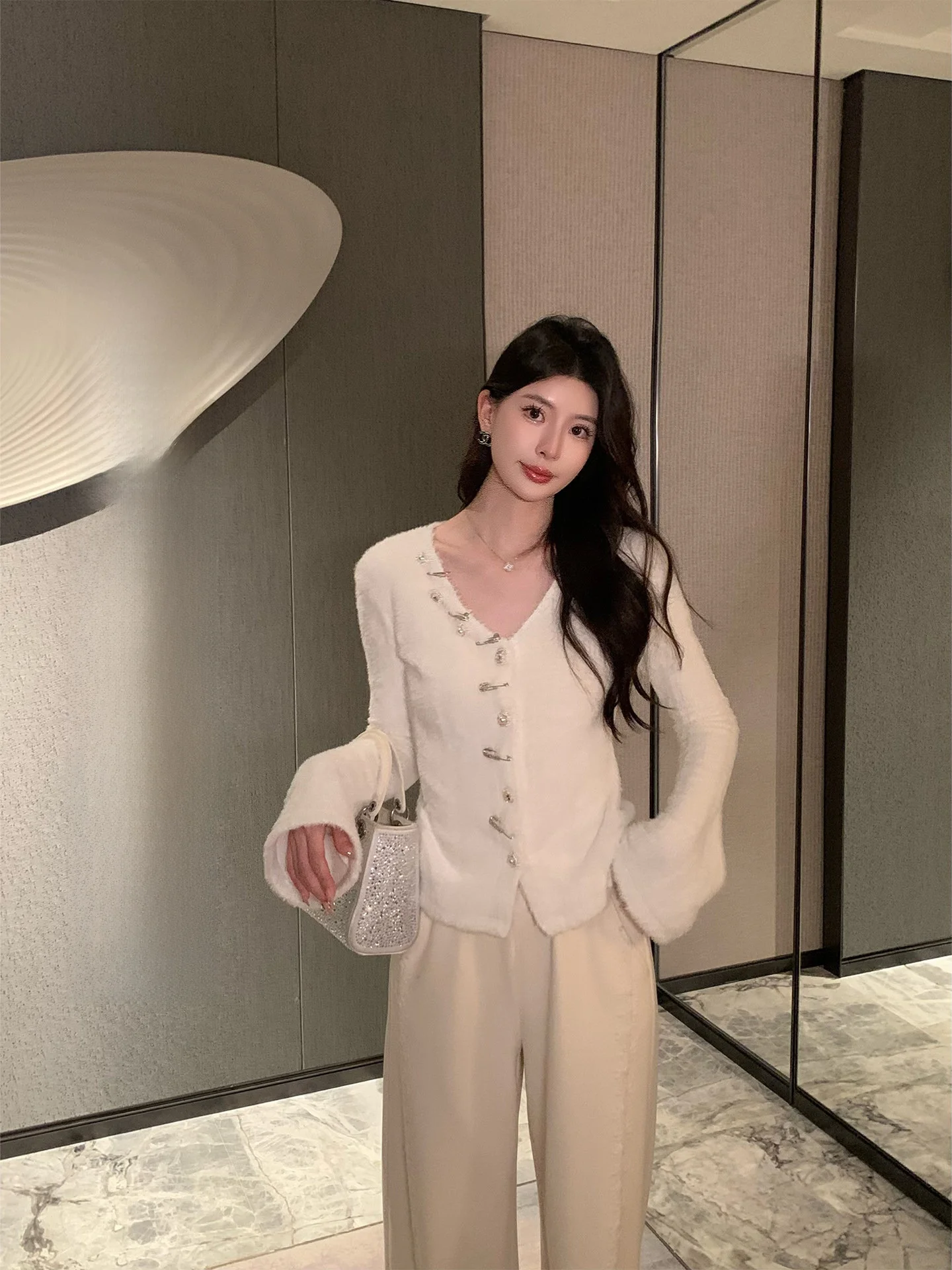 

Kun Total Warm Cloud Luxury White Knitted irt Women's Spring Design Slim Fit Inner Wear Top New Sle Polyester Spandex