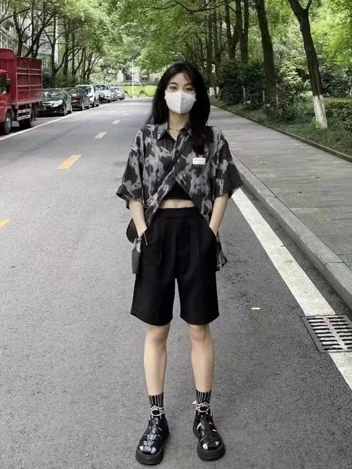 

Свободная женская рубашка с леопардовым принтом и эффектом тай-дай, с коротким рукавом, весна-лето, большие размеры, стройнящий дизайн, комплект из двух предметов, модный