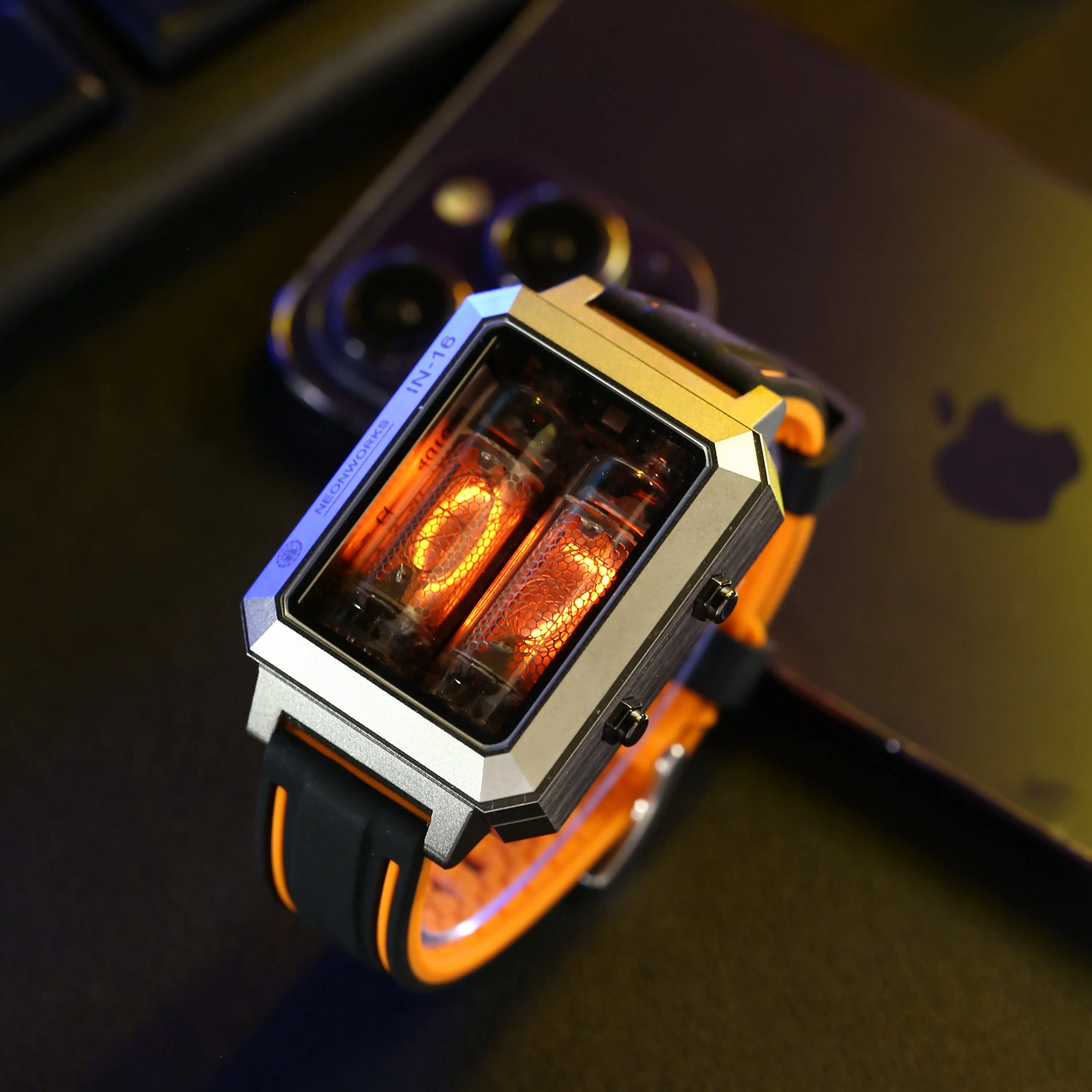 IN16 Nixie Tube Watch Steampunk Retro Sapphire Glass Metal Case Wireless Charging for Collectors Nice Gifts