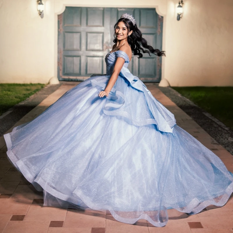 

Небесно-голубое блестящее платье Quinceanera с открытыми плечами, бальное платье Sweet 16, платье с бисером и кристаллами, бантом, корсет, платья для дня рождения 15