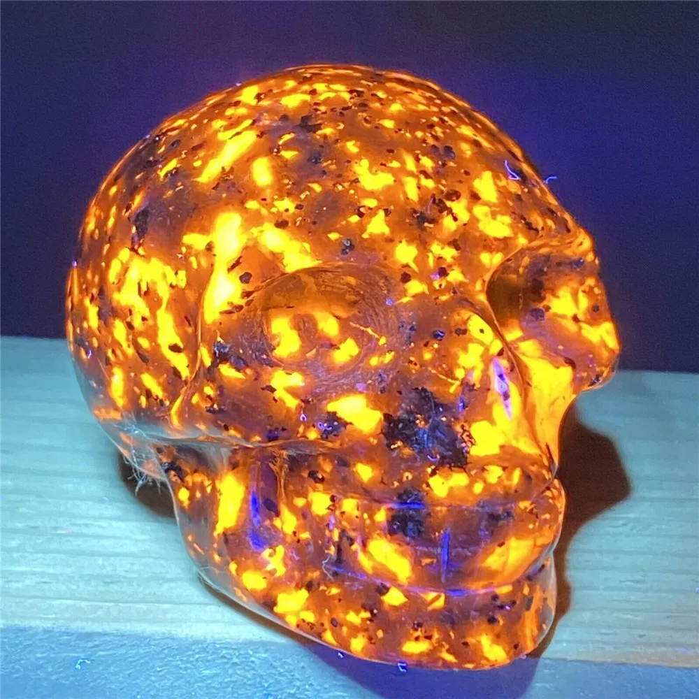 

Natural Yooperlite Crystal Skull, Energy Gemstone, Reiki Healing Room, Decorated with A Collection of Hand-Carved and Polis