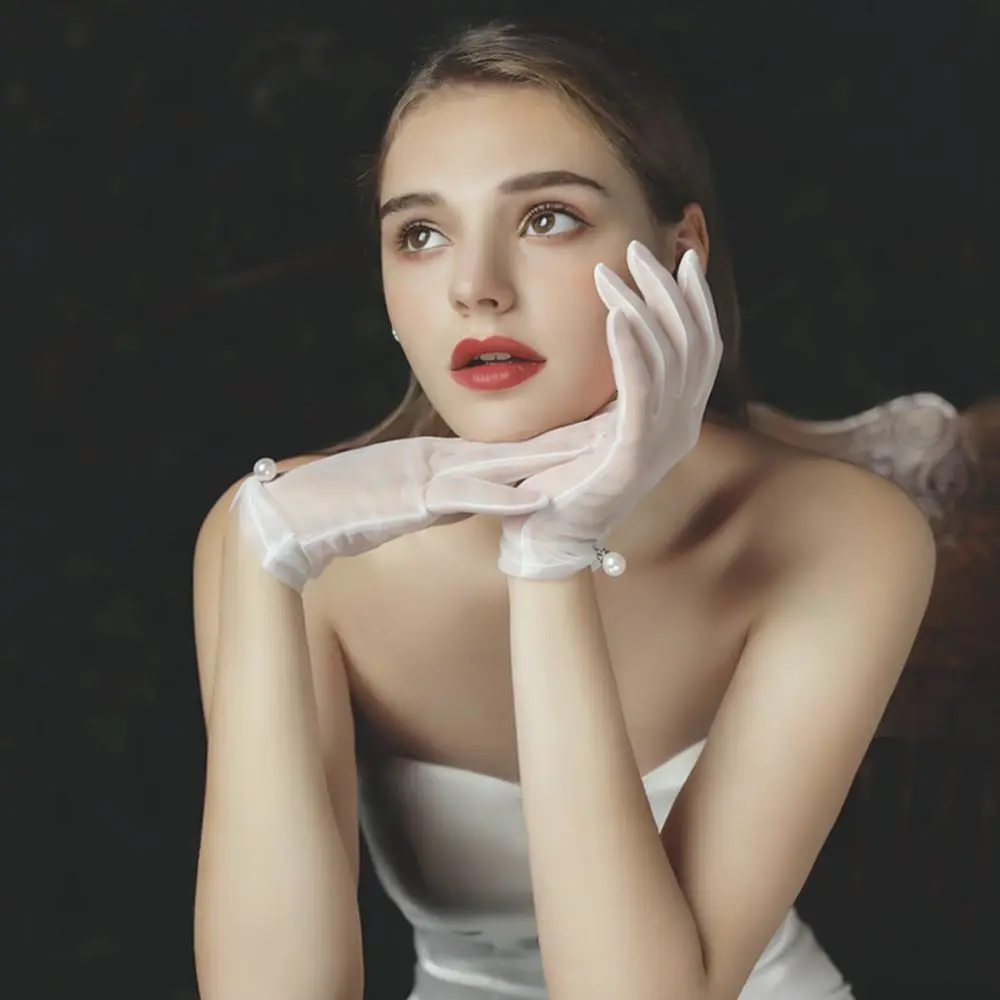 Delicate Tulle Wedding Gloves Short Lace Bridal Accessories Floral Embroidery Elegant Women Formal Party Photography Handwear