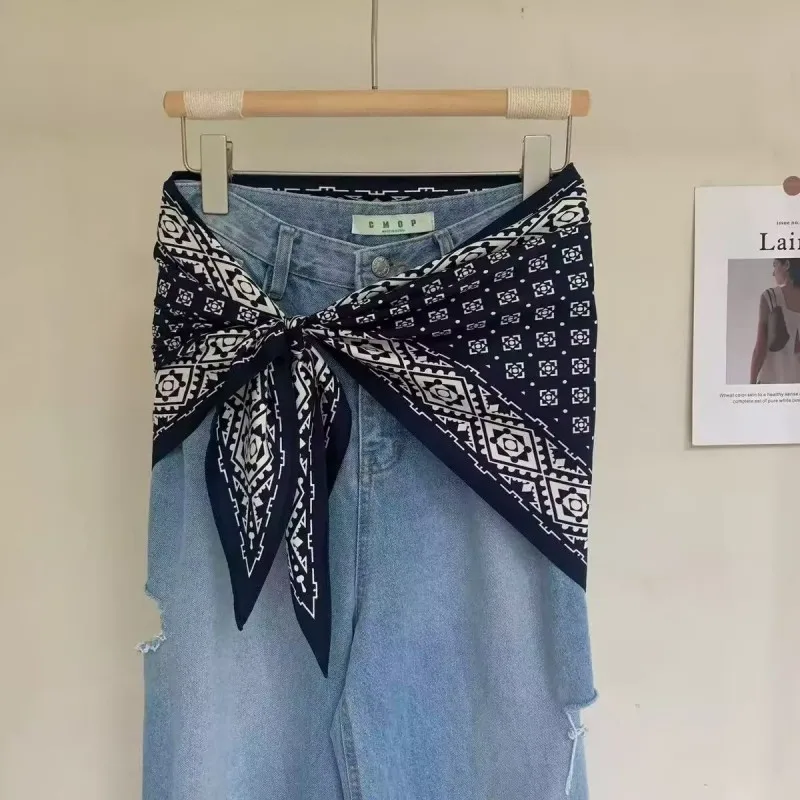 Großer Dreiecksschal im koreanischen Stil mit Paisley- und Polka-Dot-Muster für Damen, Seidenimitat, Kopftuch, Taillenschal oder eleganter dünner Schal – Detail 8