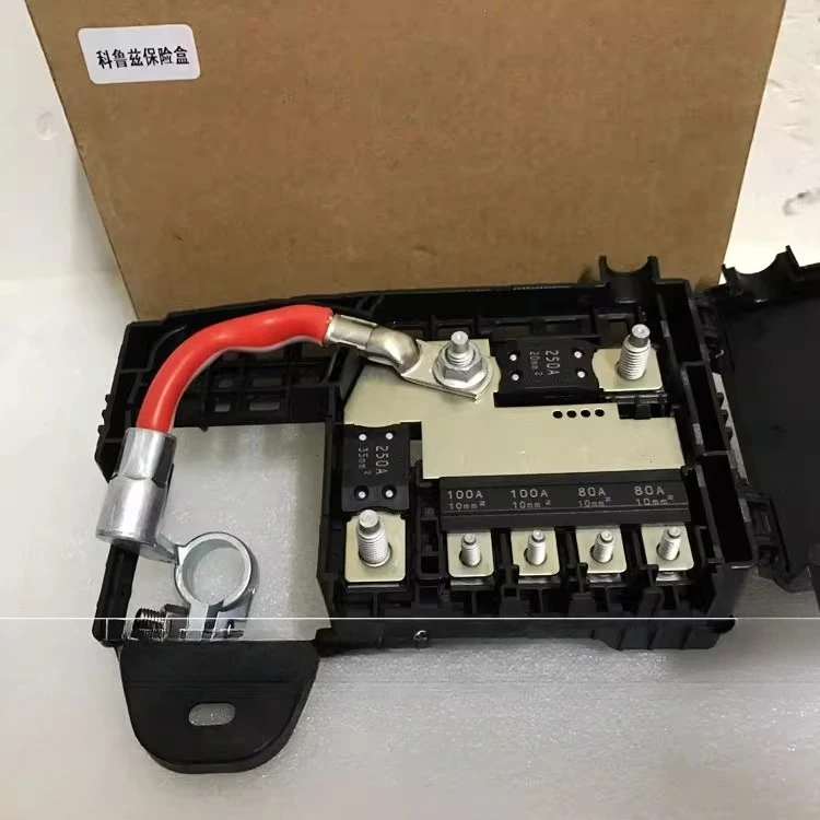 

Suitable for New Regal New LaCrosse Yinglang Cruz Malibu Battery, Fuse Relay, Small Fuse Box