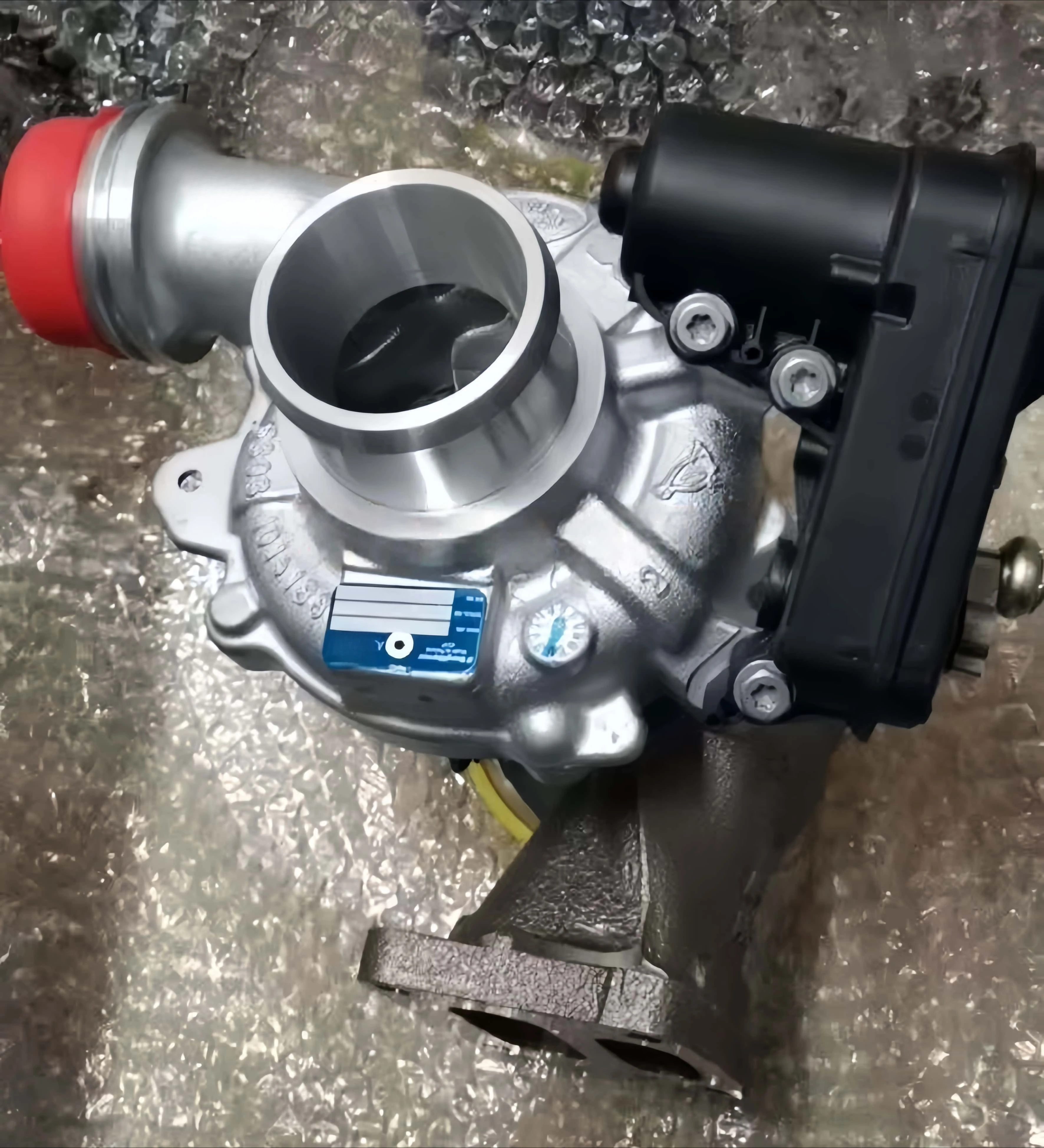 New Model H4P3-6K682-DF 53039700678 Turbocharger Assembly for La-nd Ro-ver 2.0 Auto Parts