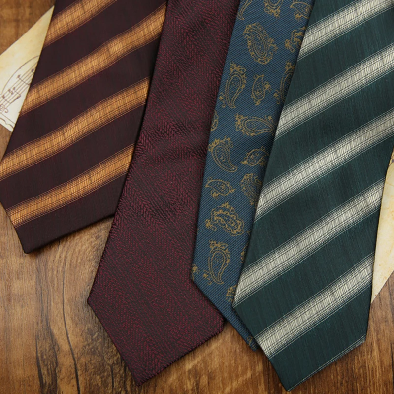 8 センチメートル高級シルクネクタイ男性のためのグリーンストライプペイズリーネクタイカジュアル日常着 JK アクセサリーウェディングパーティータキシードネクタイ