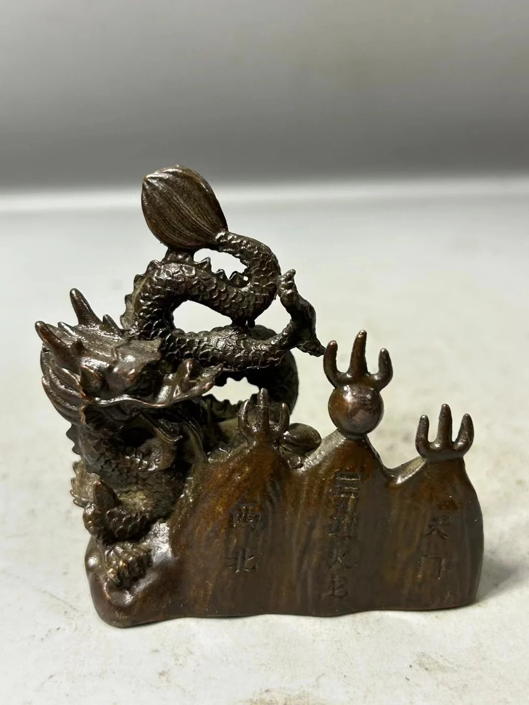 

Dragon playing with pearls, avoiding fire, dragon kitchen, northwest, burning Tianmen, dry position, stove copper fire dragon