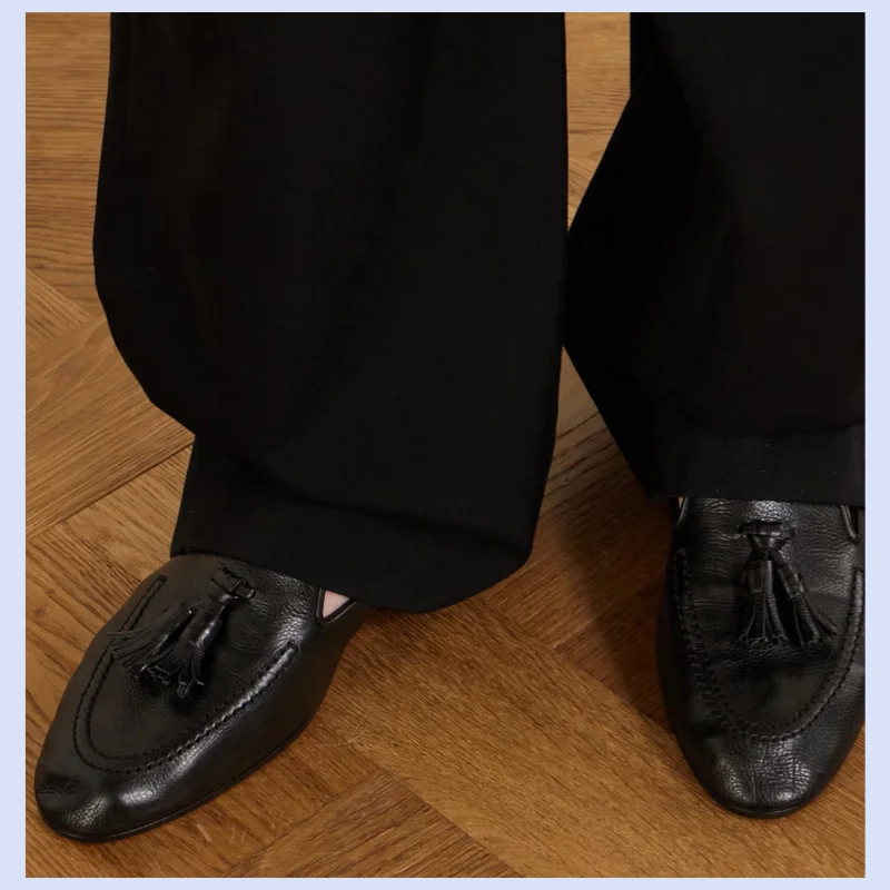 26 year autumn and winter women's new French retro tassel leather one foot commuting loafers