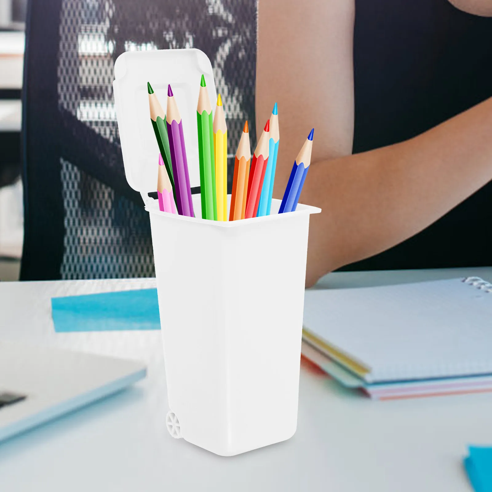 4Pcs Desktop Pen Holder Cartoon Trash Can Mini Small Plastic Bin Trash Can for Office Desk Mini Desktop Bin Small Waste Basket