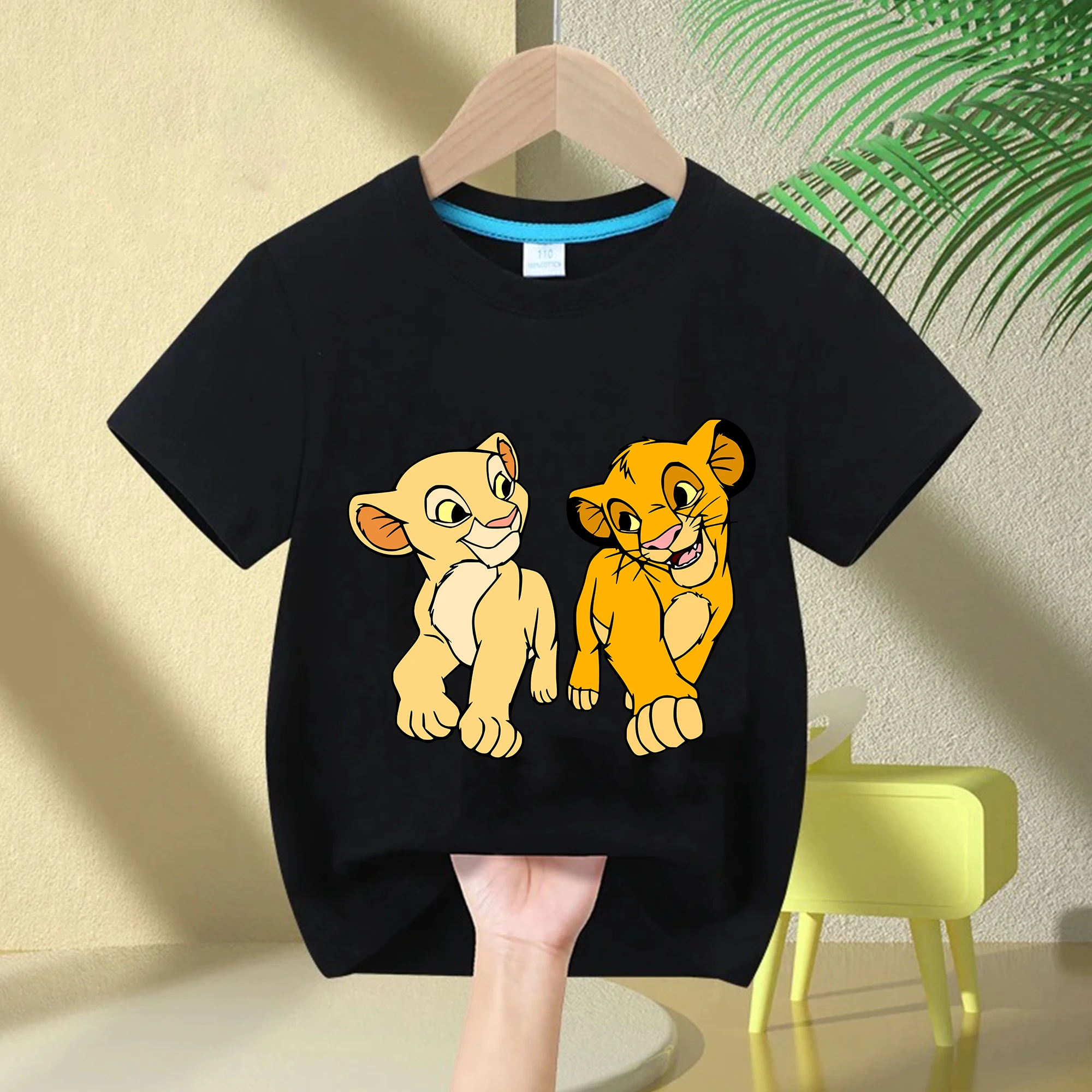 Trendiges und Cooles Kinder-T-Shirt mit Löwenkönig-Simba-Cartoon-Druck, Sommer 2026, atmungsaktive Baumwolle, Kurzarm für Eltern und Kind – Detail 5