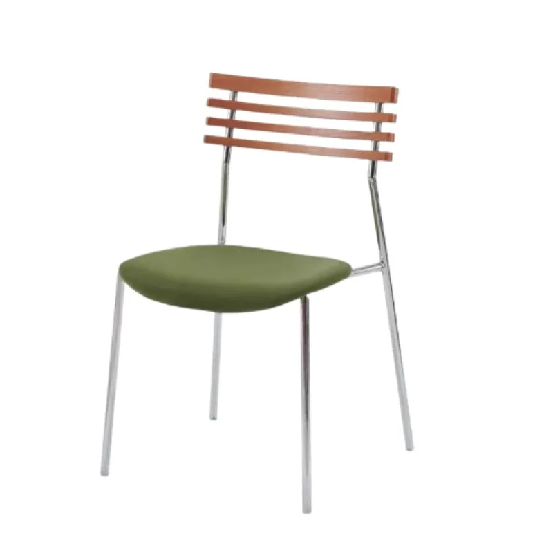 Рисунок 6 - Минималистичные черные барные стулья