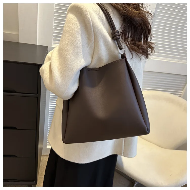 Koreanische Version der Pendler-Tasche mit großer Kapazität für Damen, Leder-Umhängetasche für Frauen, einfarbige Tragetaschen – Detail 20