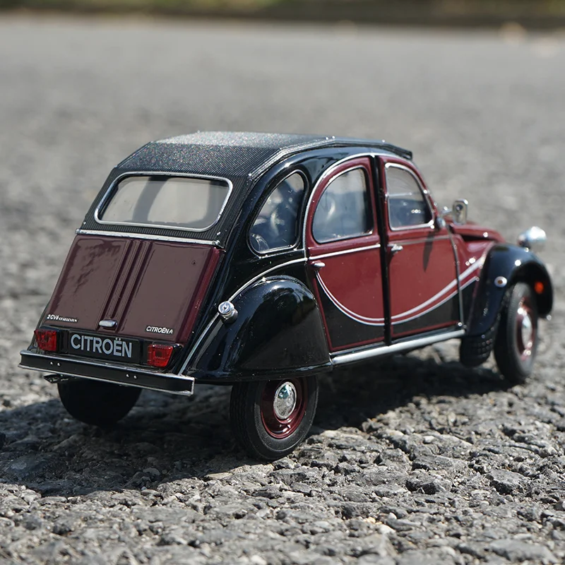 WELLY 1:24 Citroen 2CV 6 Charleston Alloy Car Model Diecast Metal Classic Vehicles Model Simulation Collection Children Toy Gift