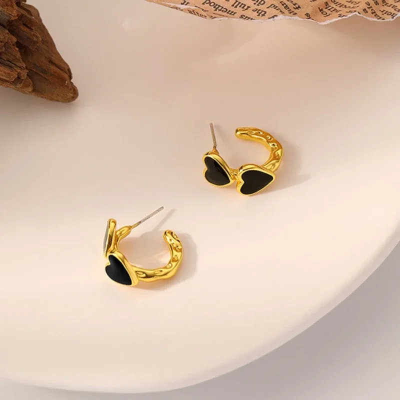 Wine Red Peach Heart C-type Dangle Earrings for Women Korean Style Retro Personalized Ear Jewelry Wholesale Girl Friend Gift